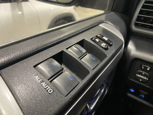 Used 2018 Toyota 4Runner Limited AWD/4WD image 9