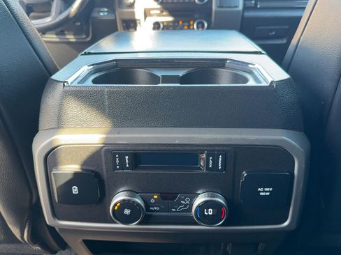 Used 2018 Ford Expedition XLT w/ Equipment Group 202A AWD/4WD image 36