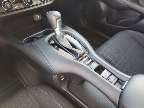 Used 2024 Honda HR-V LX image 27