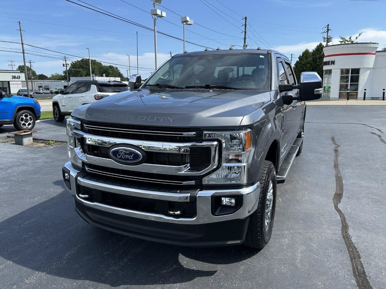 Used 2022 Ford F350 XLT w/ XLT Premium Package AWD/4WD image 6