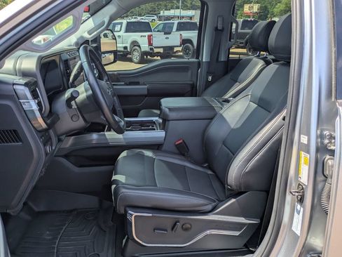 Used 2024 Ford F250 Lariat w/ Lariat Ultimate Package AWD/4WD image 5