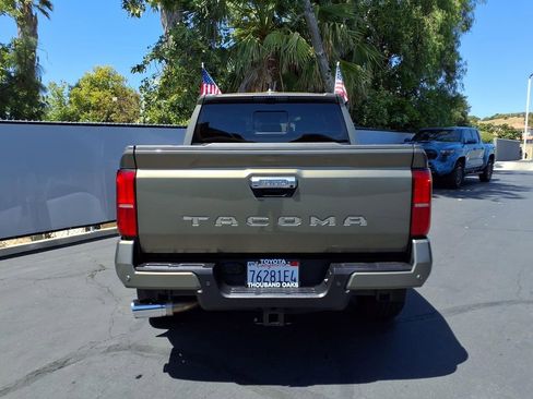 Certified 2025 Toyota Tacoma Limited AWD/4WD image 7