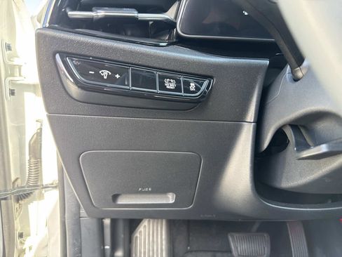 Used 2023 Kia Niro EX image 30