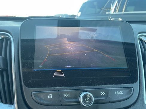 Used 2020 Chevrolet Malibu LT image 11