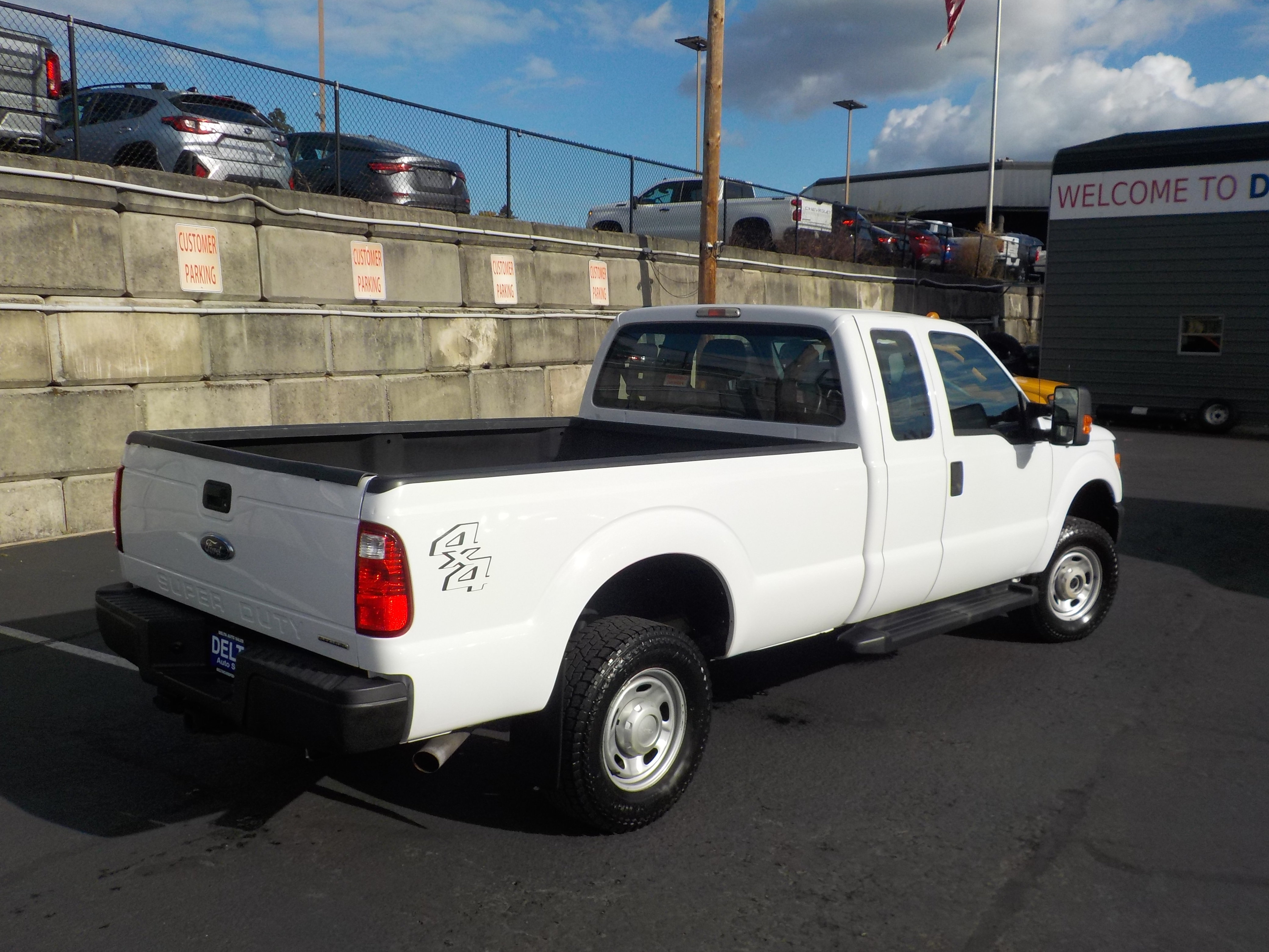 Used 2015 Ford F250 XL w/ Power Equipment Group AWD/4WD image 8