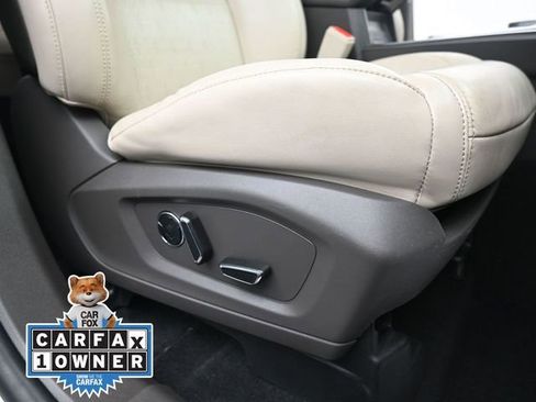 Used 2020 Ford Explorer Platinum w/ Premium Technology Package image 19