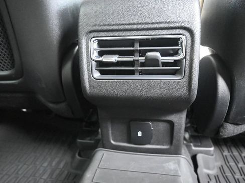 Used 2025 Lincoln Corsair AWD image 25