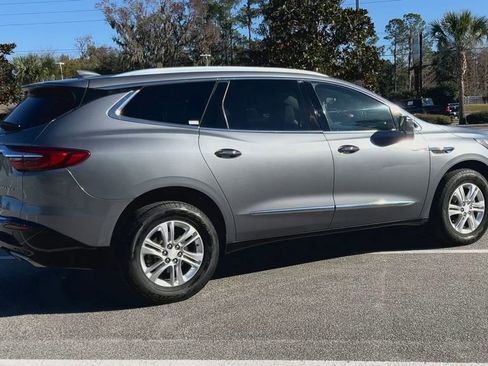 Used 2019 Buick Enclave Essence image 9