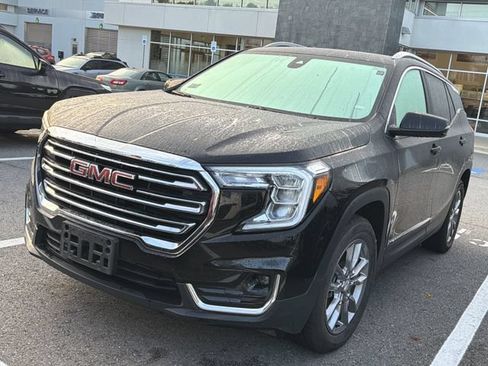 Used 2024 GMC Terrain SLT AWD/4WD image 3