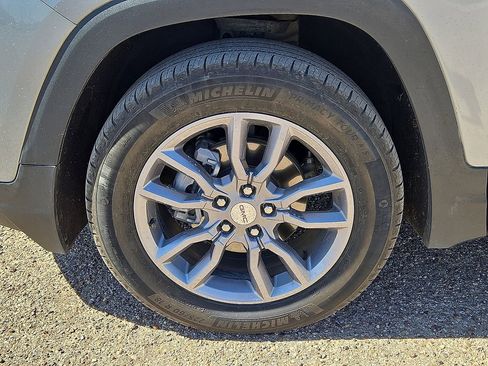 Used 2024 GMC Terrain SLT AWD/4WD image 10