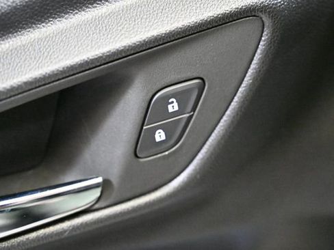 Used 2024 Chevrolet Trax ACTIV w/ Sunroof Package FWD image 46