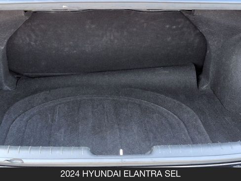 Used 2024 Hyundai Elantra SEL image 20