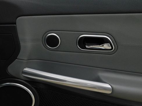 Used 2005 Chrysler Crossfire Limited RWD image 96