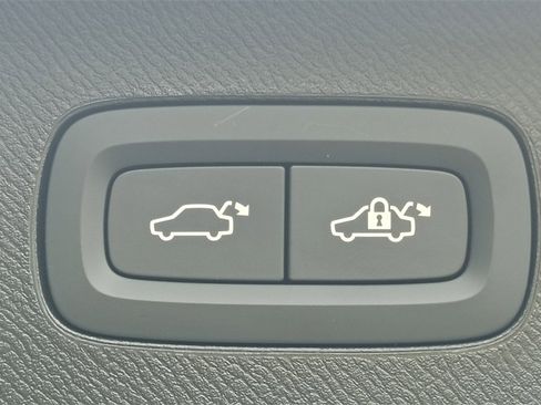 New 2026 Volvo XC90 B6 Plus image 35