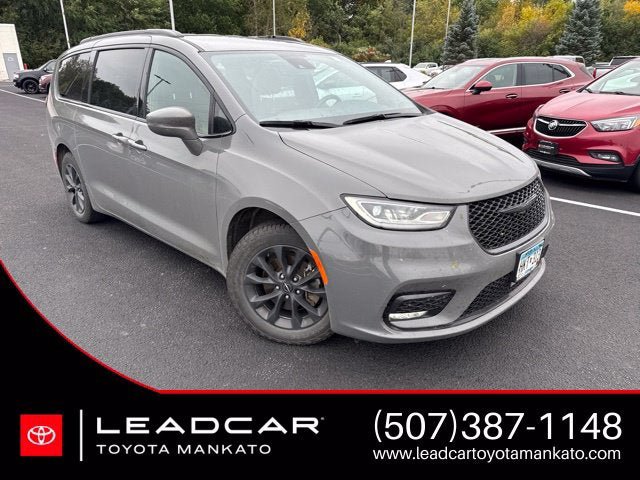 Used 2021 Chrysler Pacifica Touring w/ S Appearance Package FWD image 1