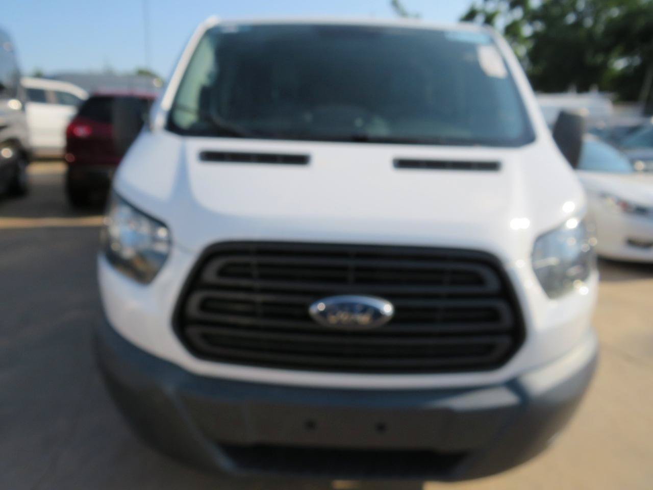 Used 2016 Ford Transit 150 130 Low Roof RWD image 2