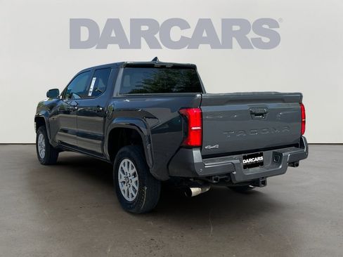 Used 2025 Toyota Tacoma SR w/ SR Upgrade Package AWD/4WD image 5