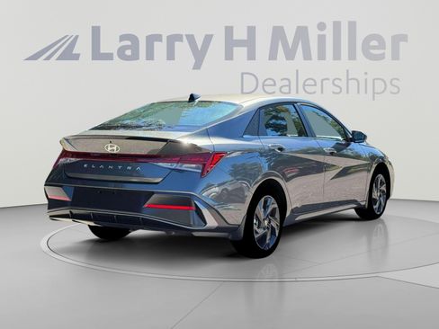 New 2026 Hyundai Elantra SEL Sport Premium FWD image 7