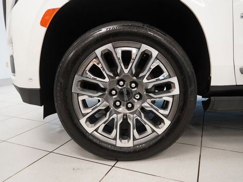 Used 2023 GMC Yukon Denali Ultimate image 18