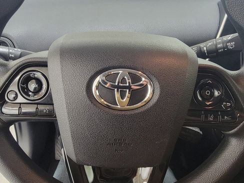 Used 2020 Toyota Prius LE image 26
