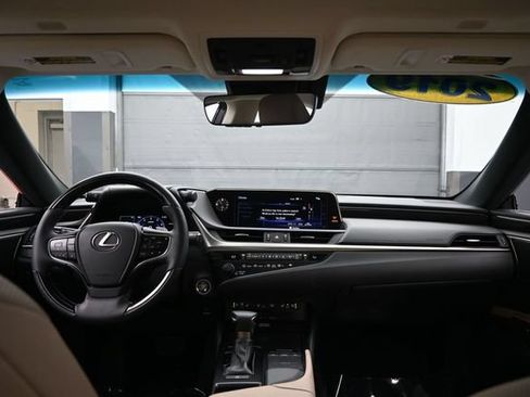 Used 2019 Lexus ES 350 Ultra Luxury w/ Accessory Package 2 FWD image 22