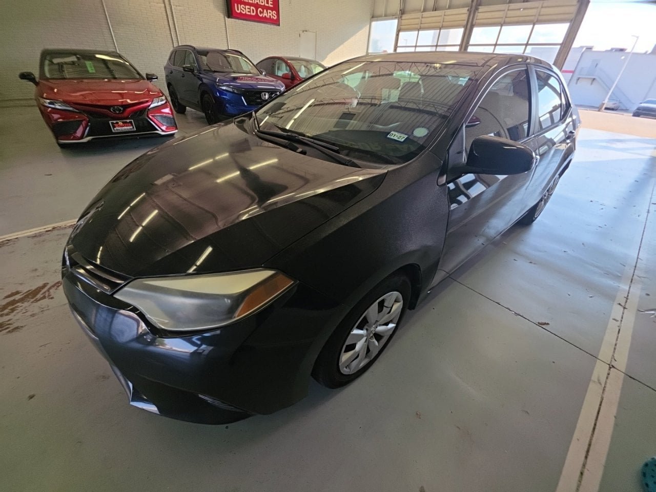 Used 2015 Toyota Corolla LE FWD image 1