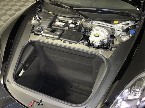 Used 2021 Porsche 718 Boxster image 12