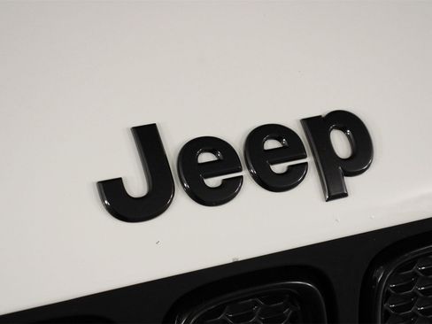 Used 2017 Jeep Renegade Altitude image 26