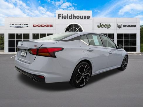 Used 2024 Nissan Altima 2.5 SR FWD image 12