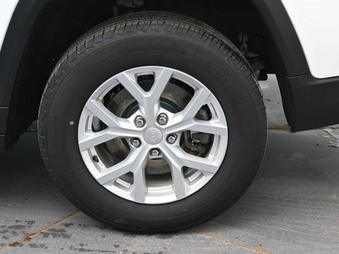 Used 2023 Jeep Grand Cherokee L Limited image 5