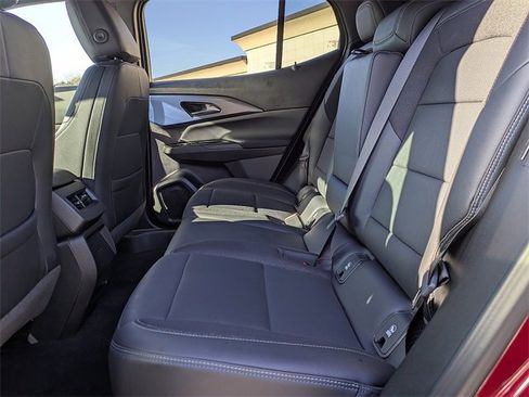 Used 2025 Chevrolet Equinox EV LT w/ Convenience Package image 14