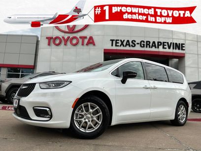 Used 2024 Chrysler Pacifica Touring-L