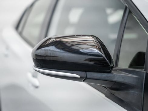 Certified 2021 Toyota Prius FWD image 17