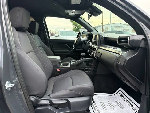 Used 2025 Toyota Tacoma SR5 AWD/4WD image 12