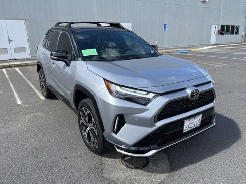 Used 2025 Toyota RAV4 XSE w/ Premium Package AWD/4WD image 3