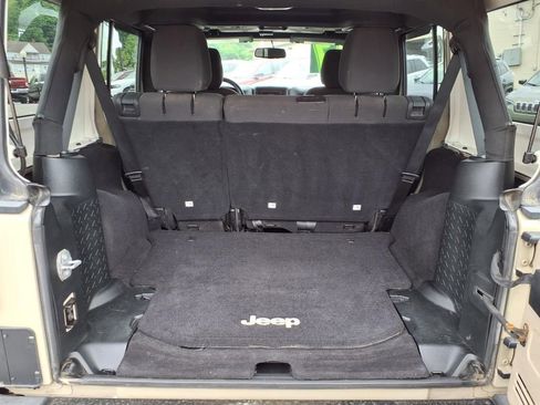 Certified 2017 Jeep Wrangler Unlimited Sport AWD/4WD image 29