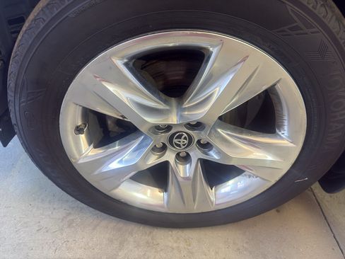Used 2016 Toyota Highlander Limited Platinum AWD/4WD image 34