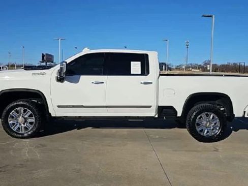 Used 2024 Chevrolet Silverado 2500 High Country w/ Z71 Off-Road Package AWD/4WD image 5