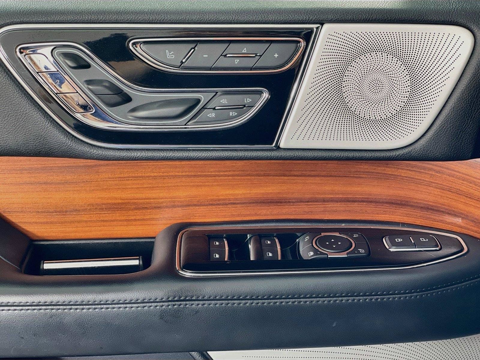 Used 2018 Lincoln Navigator L Reserve w/ Technology Package AWD/4WD image 21