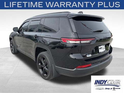 Used 2023 Jeep Grand Cherokee L Limited w/ Black Appearance Package AWD/4WD image 6