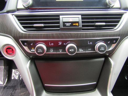 Used 2019 Honda Accord Touring image 20