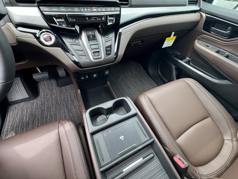 New 2026 Honda Odyssey Touring image 19