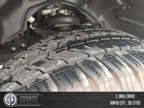Used 2025 RAM 1500 Laramie AWD/4WD image 27