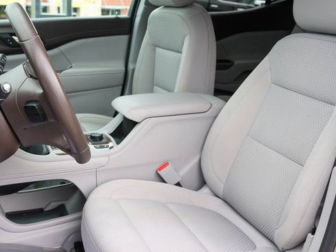 Used 2023 GMC Acadia SLE w/ Driver Convenience Package image 12