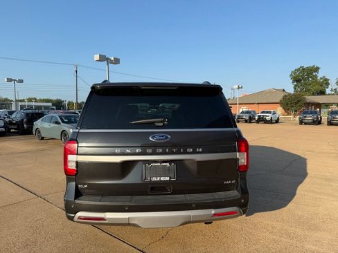 Used 2023 Ford Expedition Max XLT RWD image 4