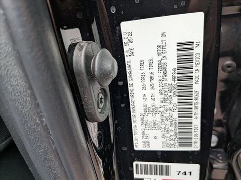 Used 2022 Toyota Tacoma TRD Off-Road image 22