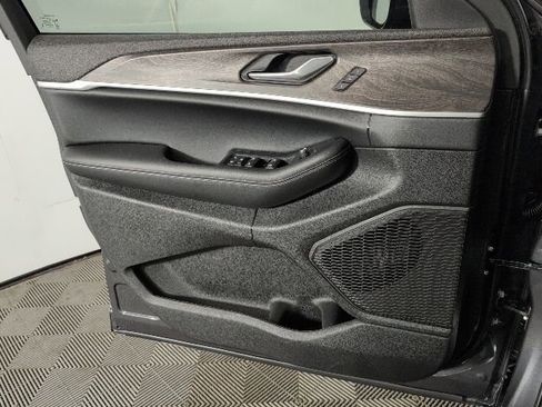 New 2025 Jeep Grand Cherokee L Limited AWD/4WD image 22