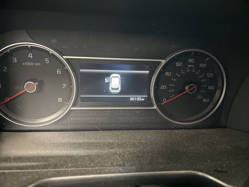 Used 2023 Kia Sorento LX FWD image 4