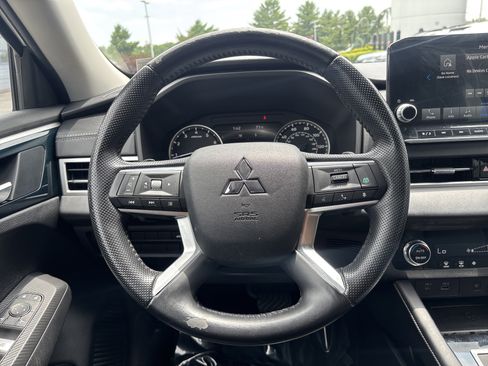 Used 2022 Mitsubishi Outlander SEL Black Edition AWD/4WD image 3