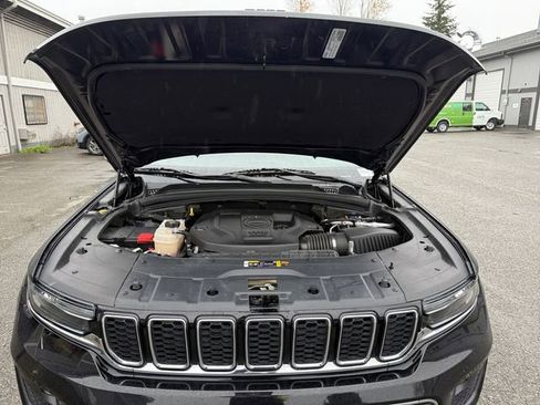 Used 2024 Jeep Grand Cherokee Overland w/ Trailer Tow Package image 29